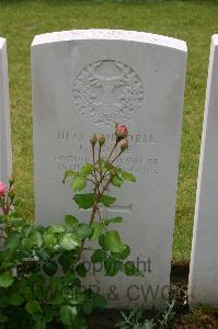 Lillers Communal Cemetery - Michie, G
