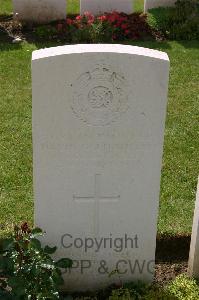 Lillers Communal Cemetery - Miller, David Gold