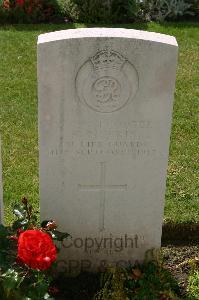 Lillers Communal Cemetery - Norris, C