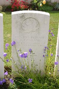 Lillers Communal Cemetery - Pearson, J