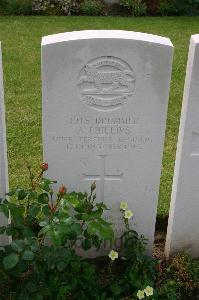 Lillers Communal Cemetery - Phillips, A