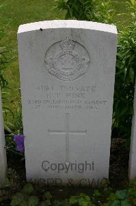 Lillers Communal Cemetery - Pink, E T