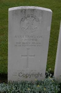 Lillers Communal Cemetery - Potter, James