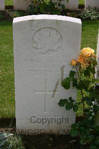 Lillers Communal Cemetery - Ray, Charles Russell
