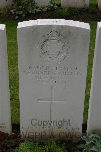 Lillers Communal Cemetery - Richards, Bernard