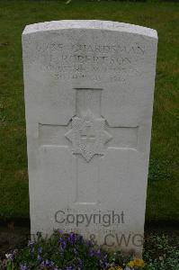 Lillers Communal Cemetery - Robertson, James
