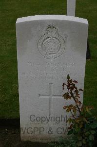 Lillers Communal Cemetery - Sear, Arthur James