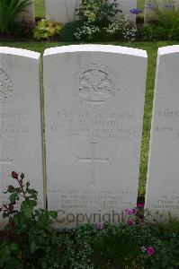 Lillers Communal Cemetery - Seymour, Terris