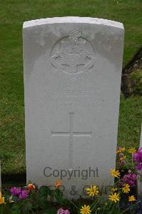 Lillers Communal Cemetery - Skerrett, A