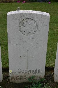 Lillers Communal Cemetery - Skilliter, Maurice Jeremy