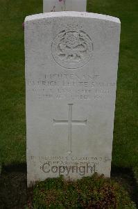 Lillers Communal Cemetery - Smith, Patrick Leete