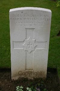 Lillers Communal Cemetery - Smith, Walter William