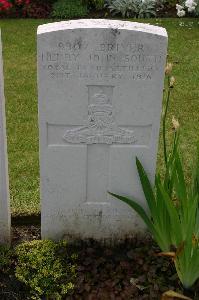 Lillers Communal Cemetery - South, Henry John