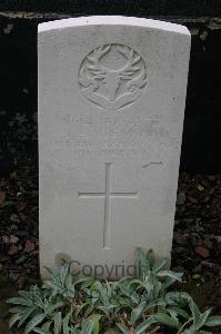Lillers Communal Cemetery - Stewart, James Alexander