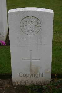Lillers Communal Cemetery - Stewart, Robert