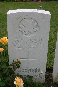 Lillers Communal Cemetery - Sullivan, J V