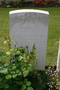 Lillers Communal Cemetery - Tapp, R J