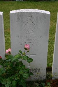 Lillers Communal Cemetery - Tarrant, Thomas