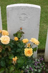 Lillers Communal Cemetery - Taylor, Alfred Thomas