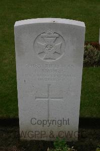 Lillers Communal Cemetery - Thomas, J