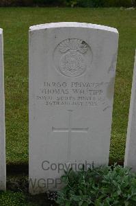 Lillers Communal Cemetery - Tipp, Thomas William