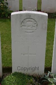 Lillers Communal Cemetery - Tovey, Frank