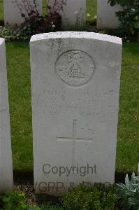 Lillers Communal Cemetery - Watkins, W
