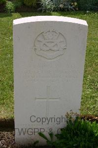 Lillers Communal Cemetery - Watson, Walter Edward