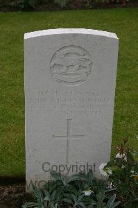 Lillers Communal Cemetery - White, John William