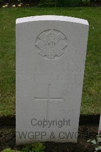 Lillers Communal Cemetery - Whittaker, Frank
