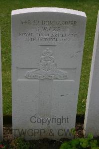 Lillers Communal Cemetery - Wicks, J