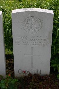 Lillers Communal Cemetery - Williamson, H W