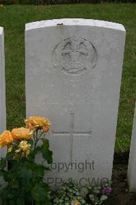 Lillers Communal Cemetery - Wise, G W