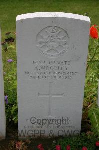 Lillers Communal Cemetery - Woolley, Arthur