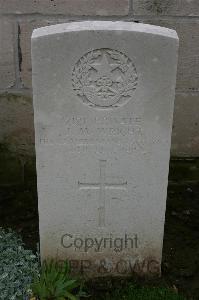 Lillers Communal Cemetery - Wright, James Muir