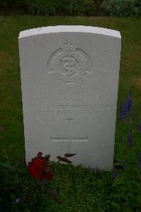 Bethencourt Communal Cemetery - Wonnacott, E
