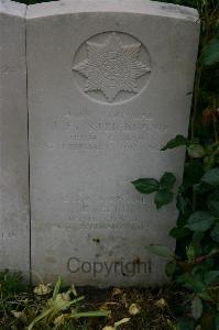 Cuinchy Communal Cemetery - Bell, R