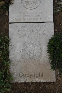 Wimereux Communal Cemetery - Arnold, F A