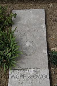 Wimereux Communal Cemetery - Baker, George Ernest