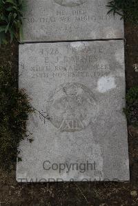 Wimereux Communal Cemetery - Barnes, Edward John