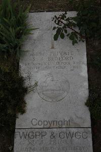 Wimereux Communal Cemetery - Bedford, S J