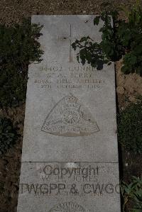 Wimereux Communal Cemetery - Berry, S A