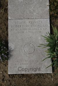 Wimereux Communal Cemetery - Bottomley, Robert