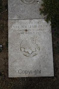 Wimereux Communal Cemetery - Brown, Henry William