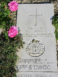 Wimereux Communal Cemetery - Brown, James Neil