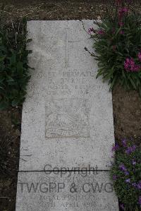 Wimereux Communal Cemetery - Byrne, James