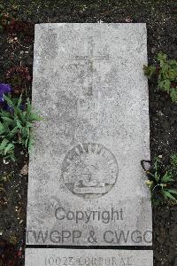 Wimereux Communal Cemetery - Bruce, Roy Andrew