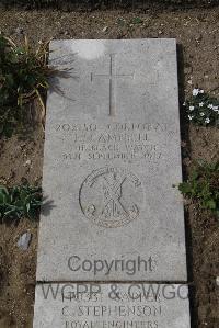 Wimereux Communal Cemetery - Campbell, Peter