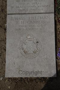 Wimereux Communal Cemetery - Cannon, T H