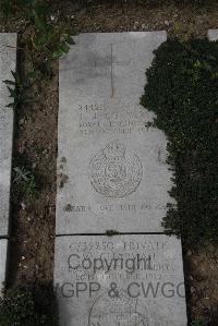 Wimereux Communal Cemetery - Conyers, Leonard Jones